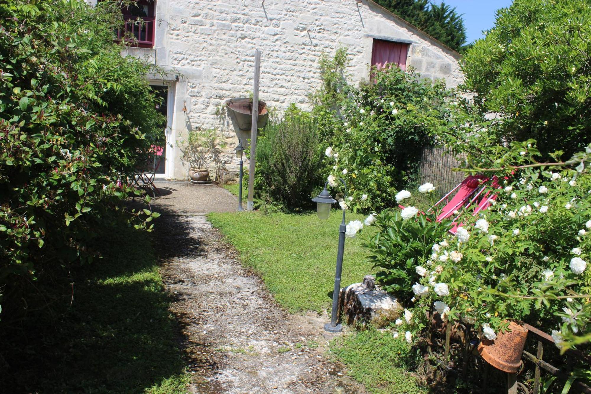 Les Gites Du Veau D'Or Ozillac Exterior photo